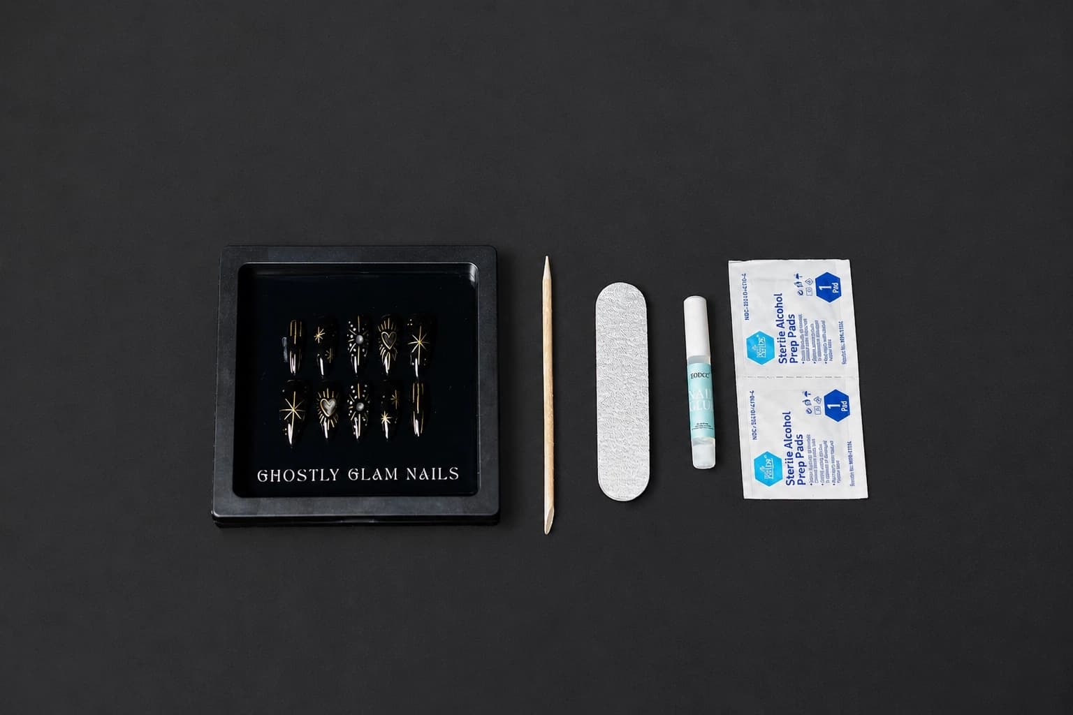 Every Ghostly Glam set arrives with a complete application kit